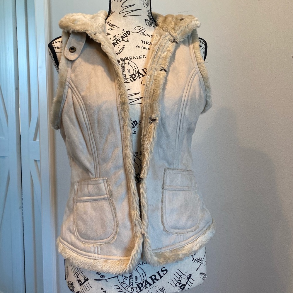 Maurices vest